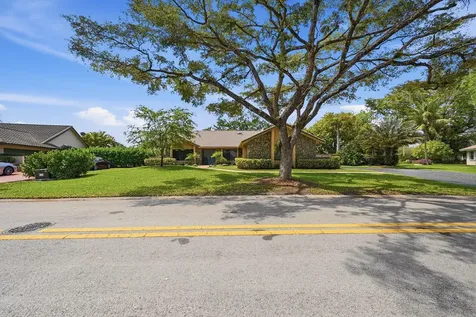 9127 NW 51st Place Coral Springs FL 33067