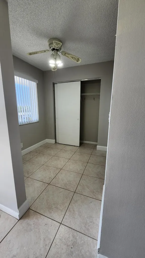 3146 Via Poinciana Lake Worth FL 33467