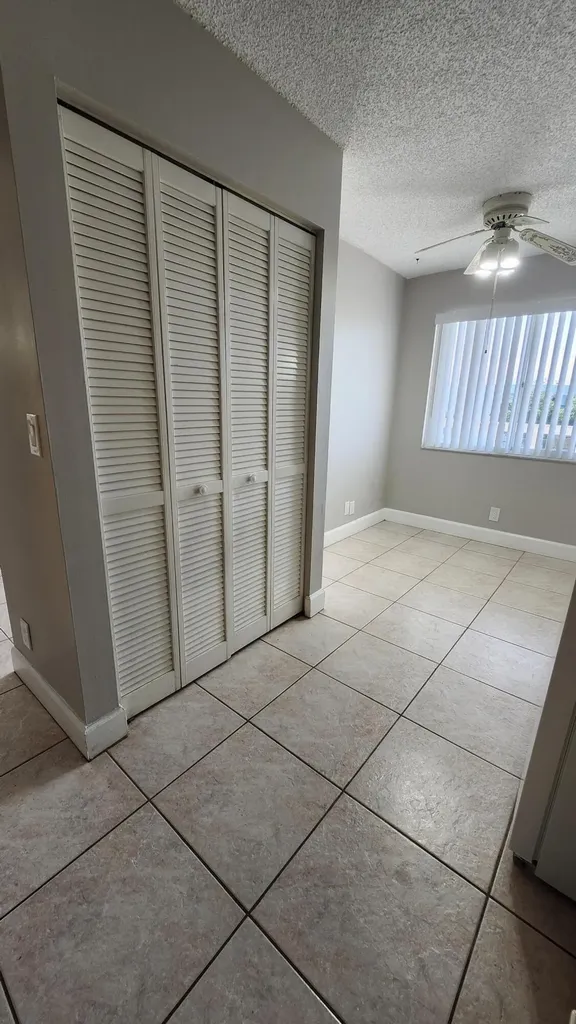 3146 Via Poinciana Lake Worth FL 33467
