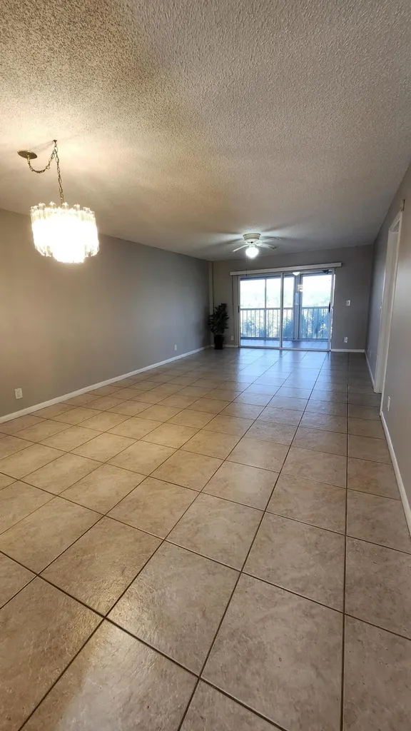 3146 Via Poinciana Lake Worth FL 33467