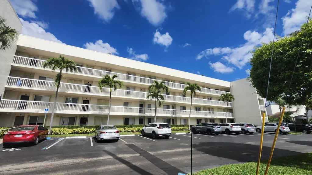 3146 Via Poinciana Lake Worth FL 33467
