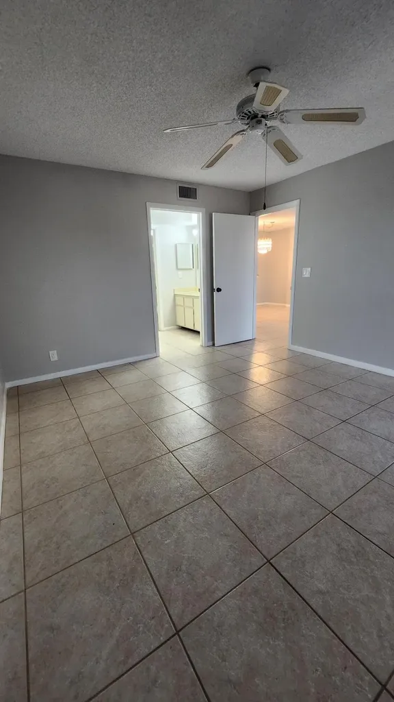 3146 Via Poinciana Lake Worth FL 33467