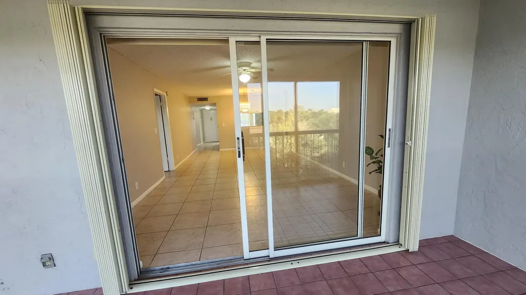 3146 Via Poinciana Lake Worth FL 33467