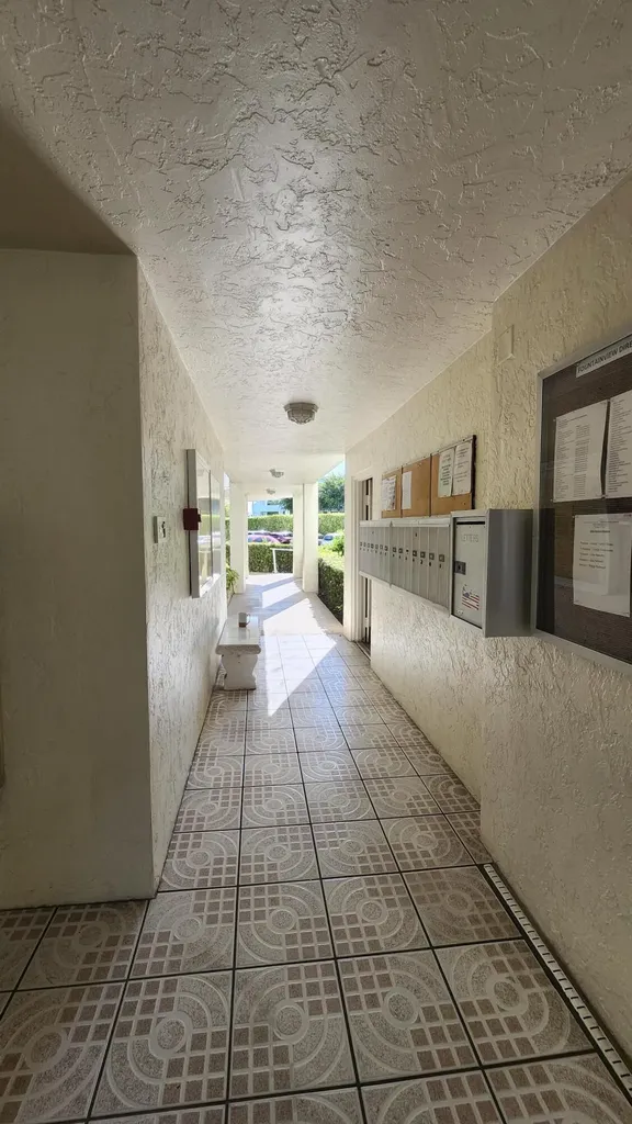 3146 Via Poinciana Lake Worth FL 33467