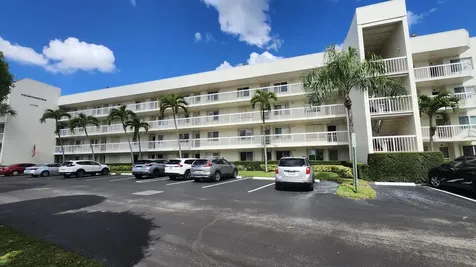 3146 Via Poinciana Lake Worth FL 33467
