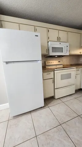 3146 Via Poinciana Lake Worth FL 33467
