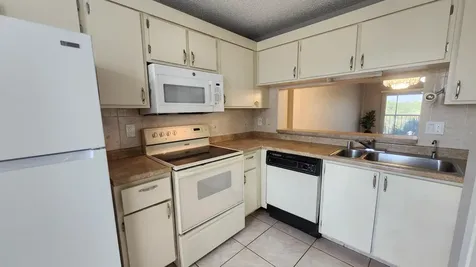 3146 Via Poinciana Lake Worth FL 33467