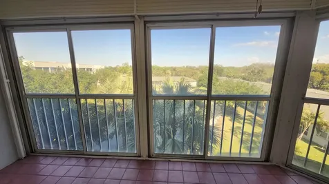 3146 Via Poinciana Lake Worth FL 33467