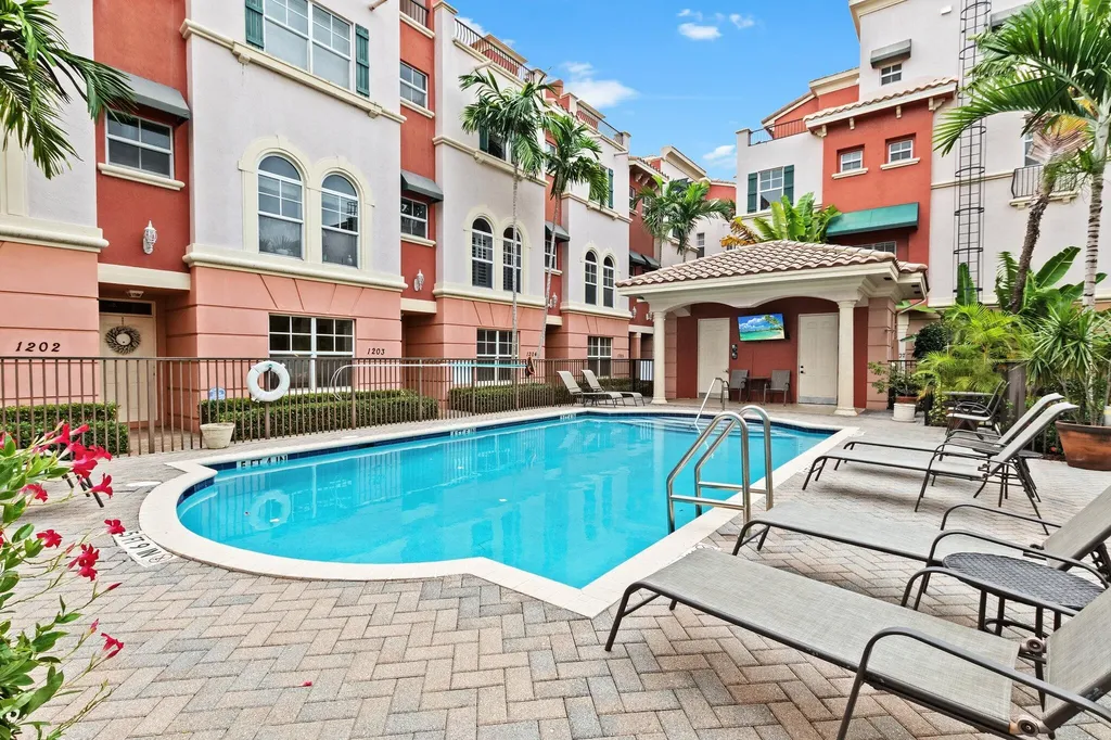 1033 NE 17th Way Fort Lauderdale FL 33304