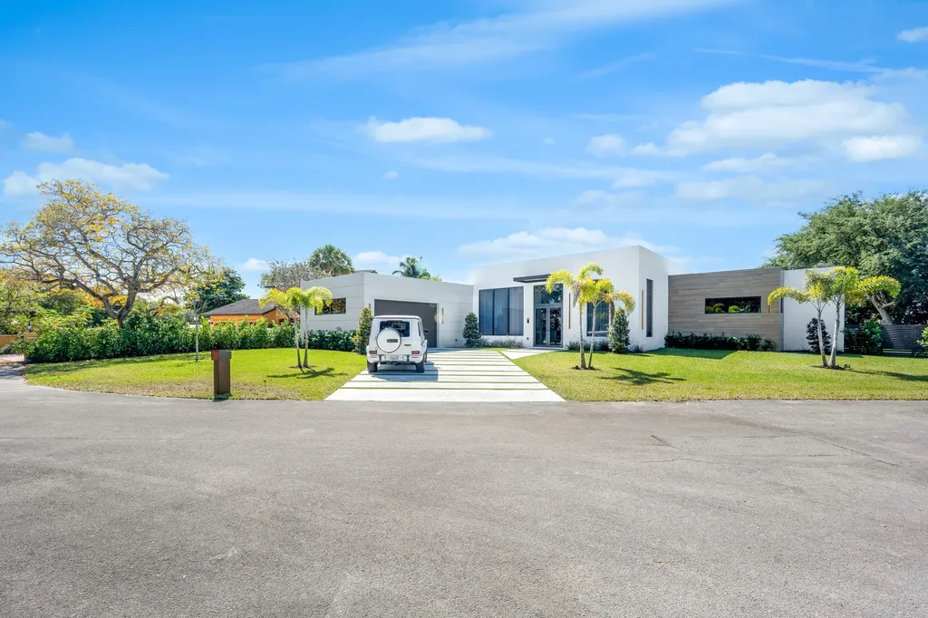 1000 SW 93rd Avenue Plantation FL 33324
