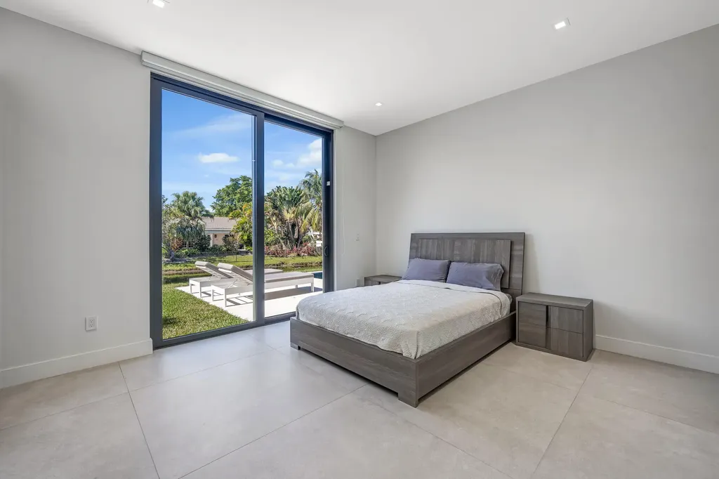 1000 SW 93rd Avenue Plantation FL 33324