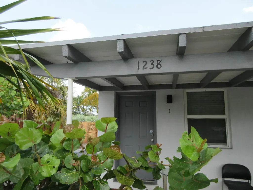1238 17th Avenue N Lake Worth Beach FL 33460