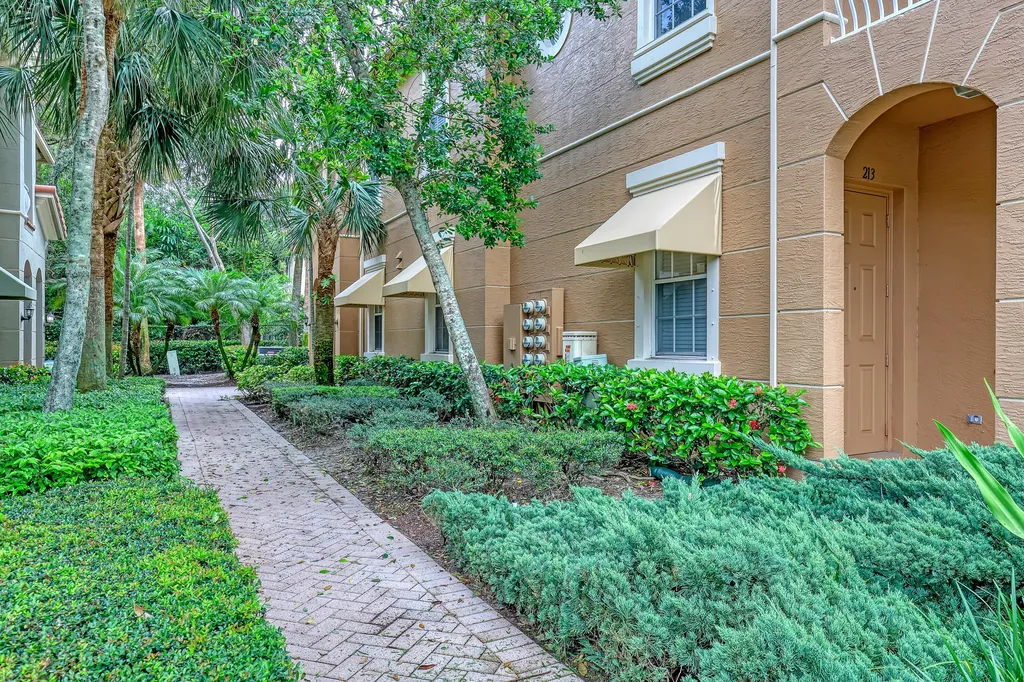 4851 Bonsai Circle Palm Beach Gardens FL 33418