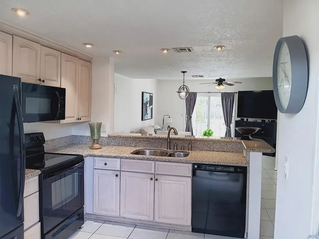 1827 NE 15th Avenue NE Fort Lauderdale FL 33305