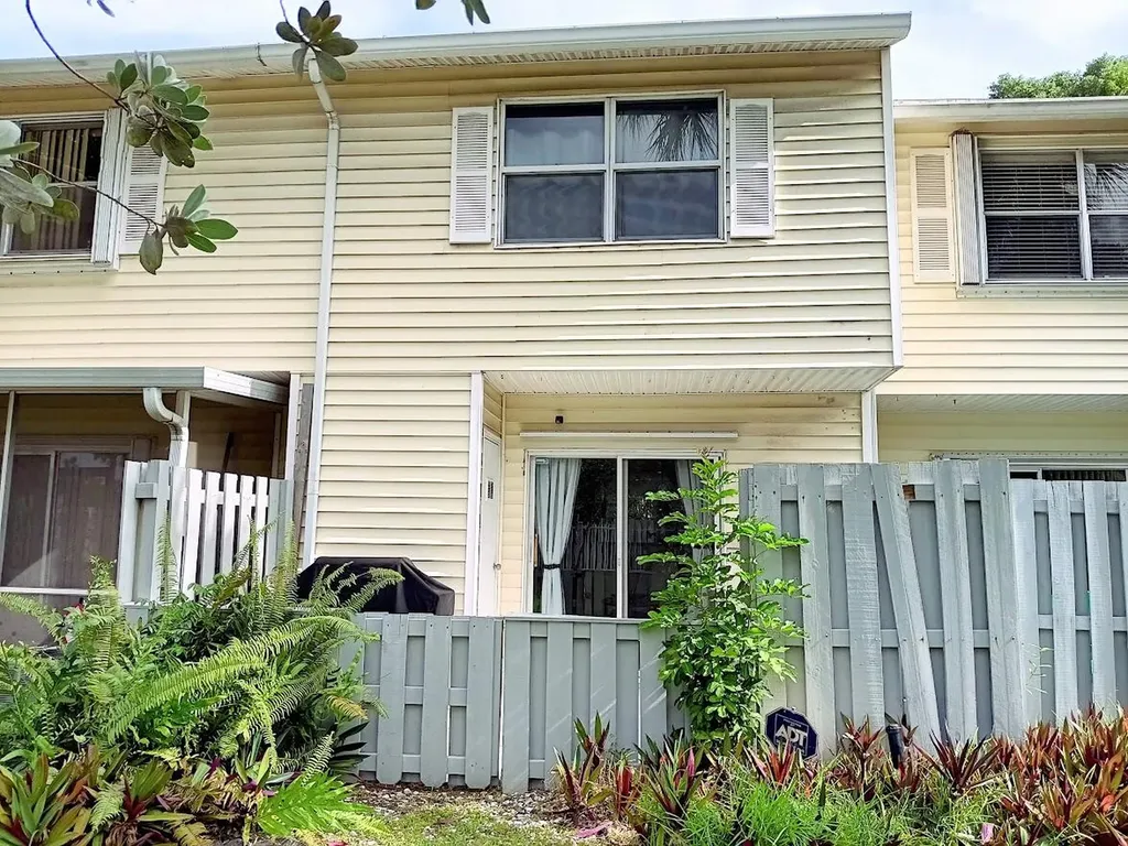 1827 NE 15th Avenue NE Fort Lauderdale FL 33305