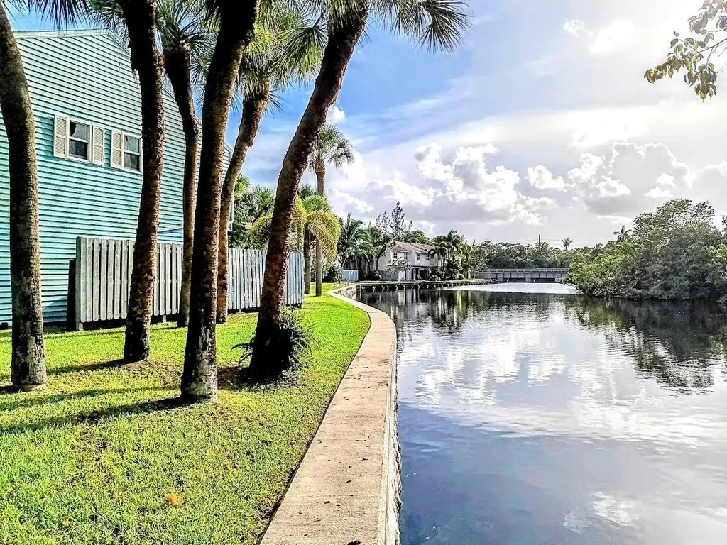 1827 NE 15th Avenue NE Fort Lauderdale FL 33305