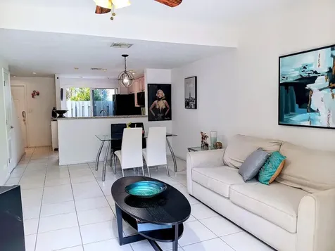1827 NE 15th Avenue NE Fort Lauderdale FL 33305