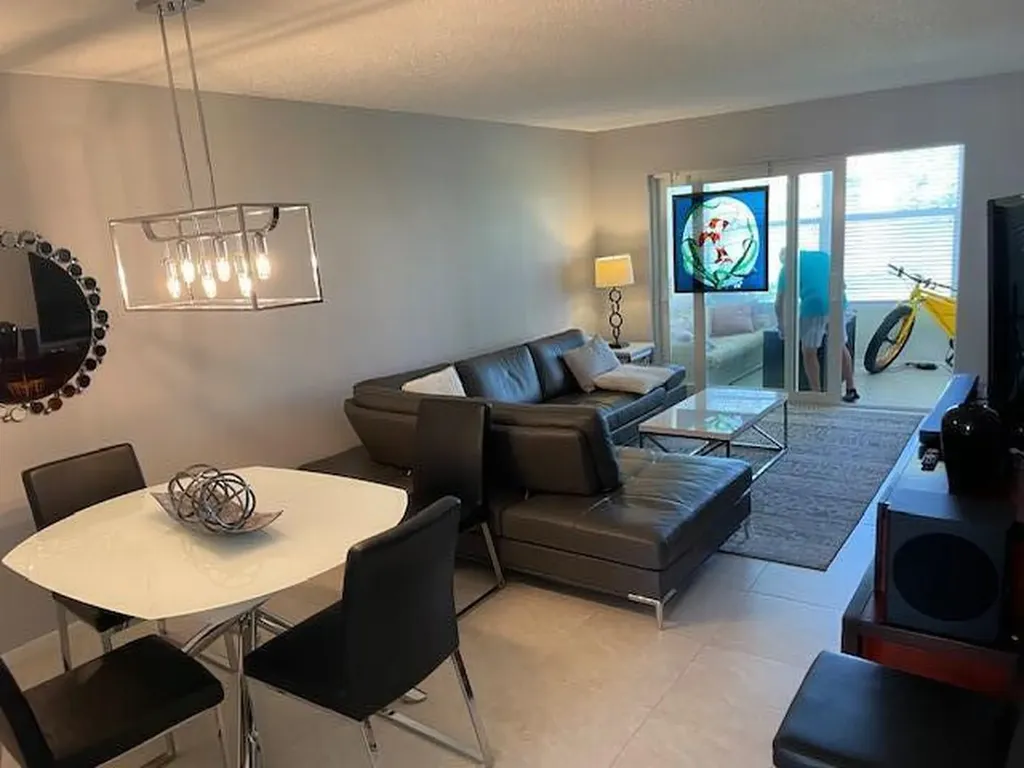 307 Lake Evelyn Drive West Palm Beach FL 33411