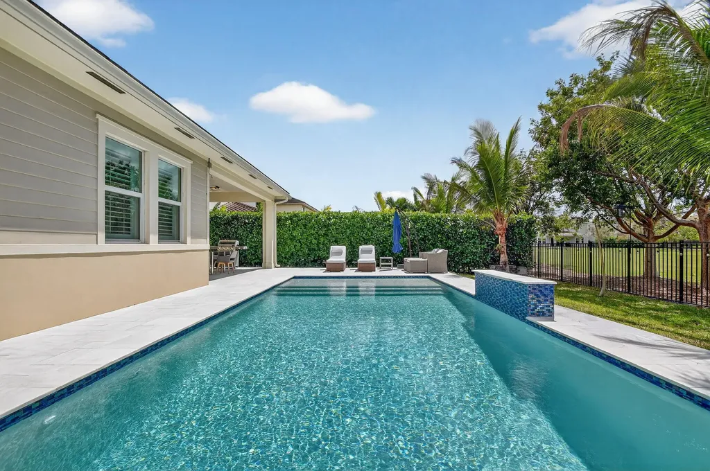 1055 Ember Ridge Run Loxahatchee FL 33470
