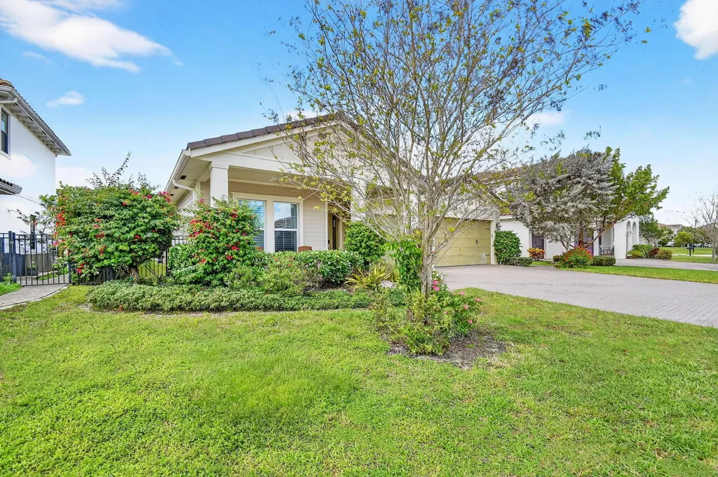 1055 Ember Ridge Run Loxahatchee FL 33470