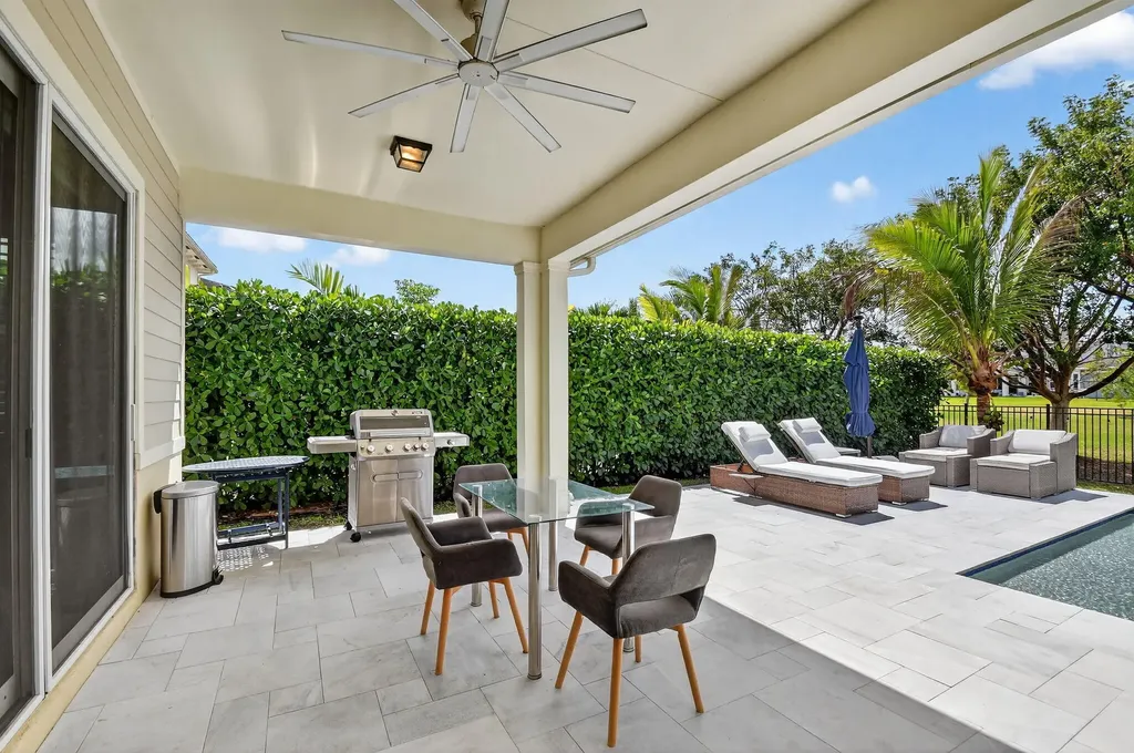 1055 Ember Ridge Run Loxahatchee FL 33470