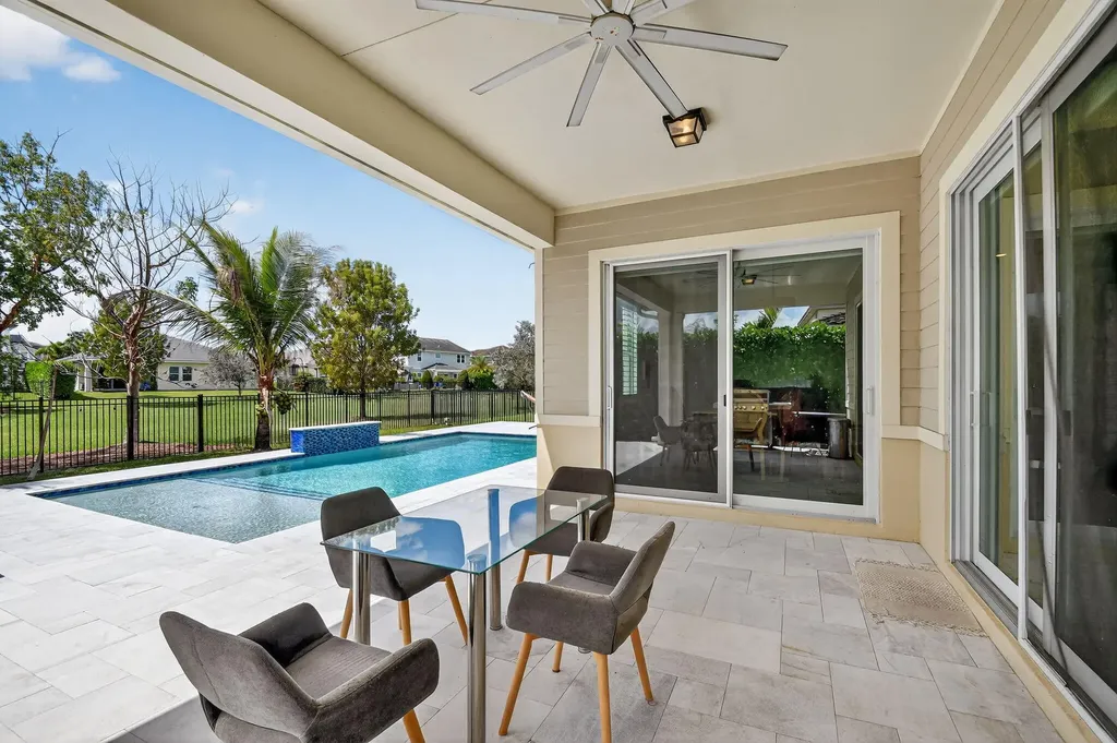 1055 Ember Ridge Run Loxahatchee FL 33470