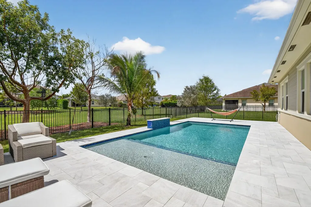 1055 Ember Ridge Run Loxahatchee FL 33470