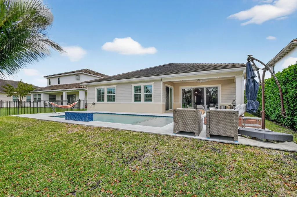 1055 Ember Ridge Run Loxahatchee FL 33470