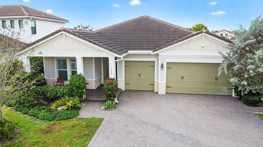1055 Ember Ridge Run Loxahatchee FL 33470