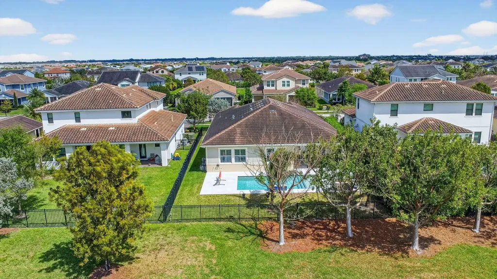 1055 Ember Ridge Run Loxahatchee FL 33470