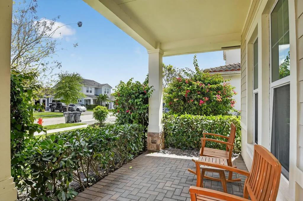 1055 Ember Ridge Run Loxahatchee FL 33470