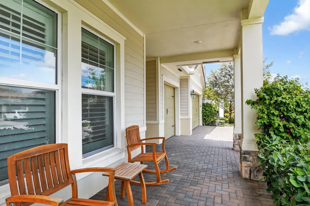 1055 Ember Ridge Run Loxahatchee FL 33470