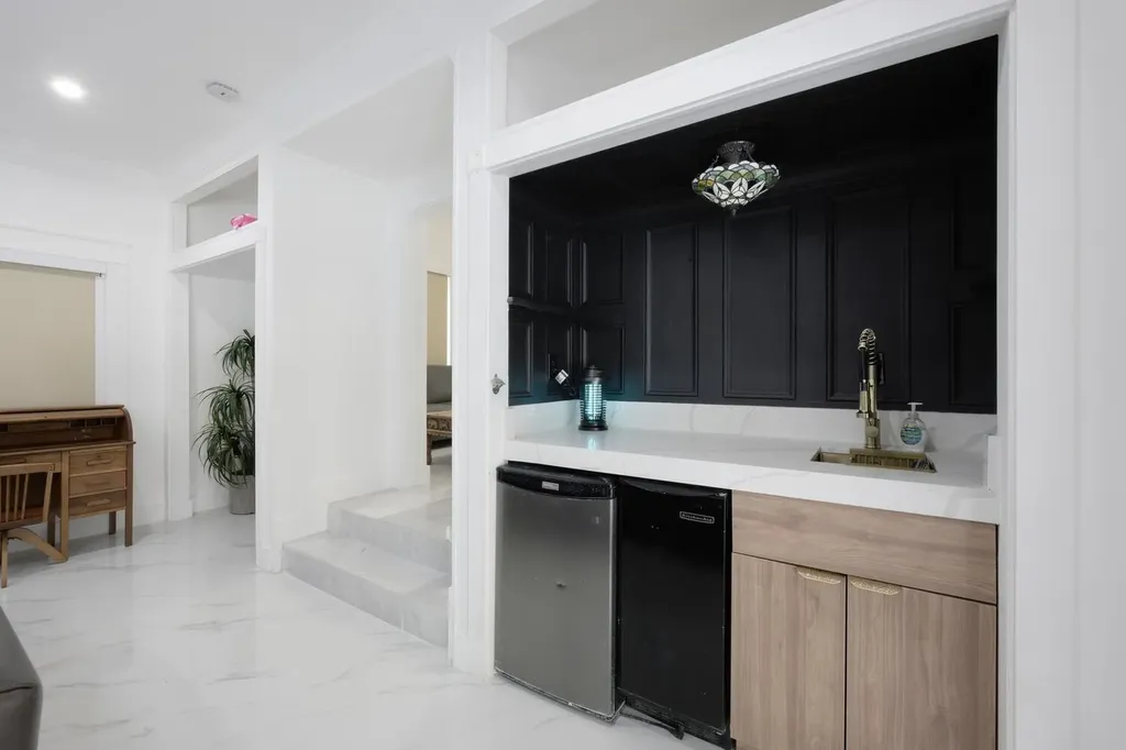 1629 S Lakeside Drive Lake Worth Beach FL 33460