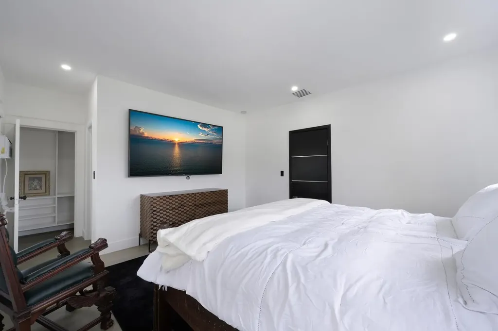 1629 S Lakeside Drive Lake Worth Beach FL 33460