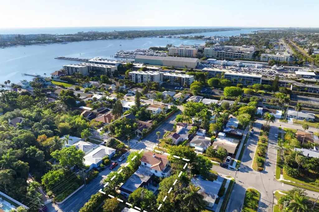 1629 S Lakeside Drive Lake Worth Beach FL 33460