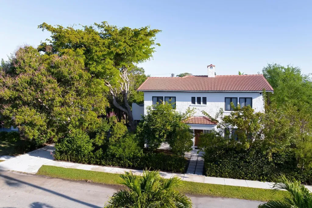 1629 S Lakeside Drive Lake Worth Beach FL 33460