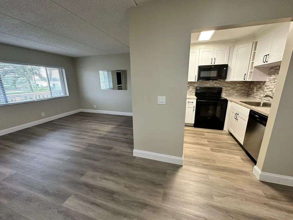 500 Village Green Circle W Palm Springs FL 33461
