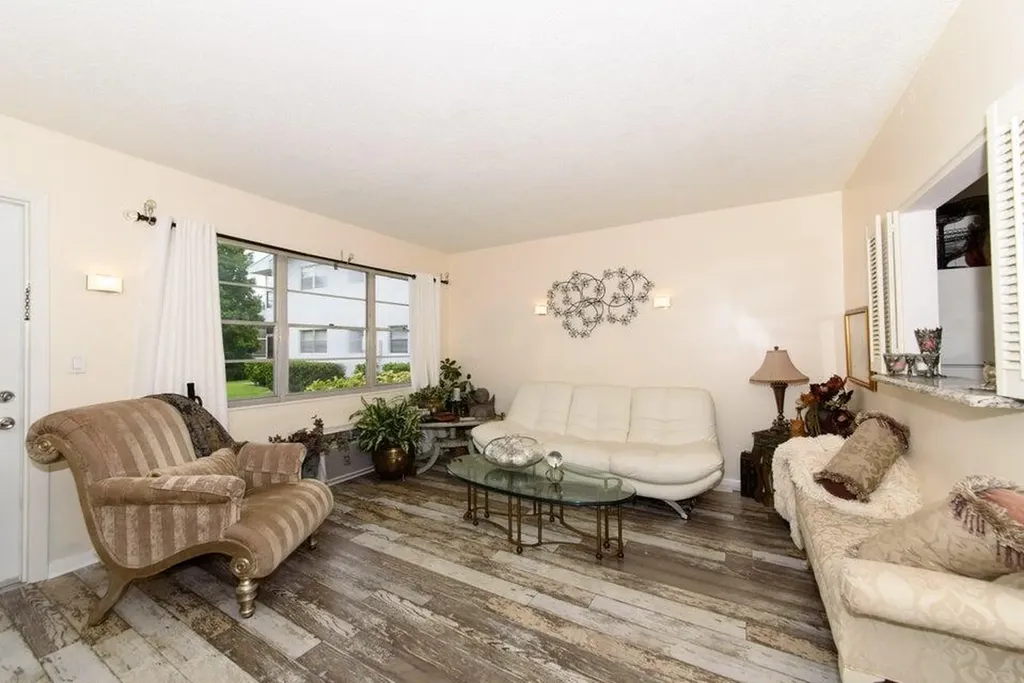 59 Bedford C West Palm Beach FL 33417