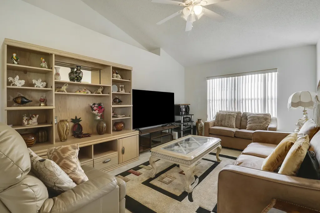 702 SE Lighthouse Avenue SE Port St Lucie FL 34983