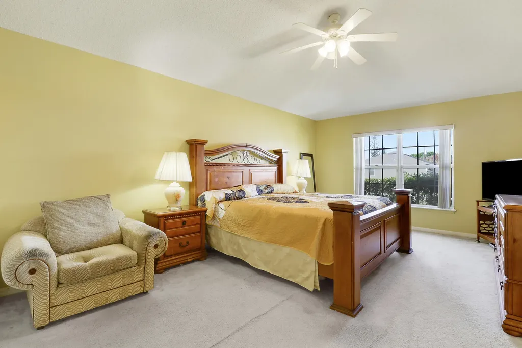 702 SE Lighthouse Avenue SE Port St Lucie FL 34983
