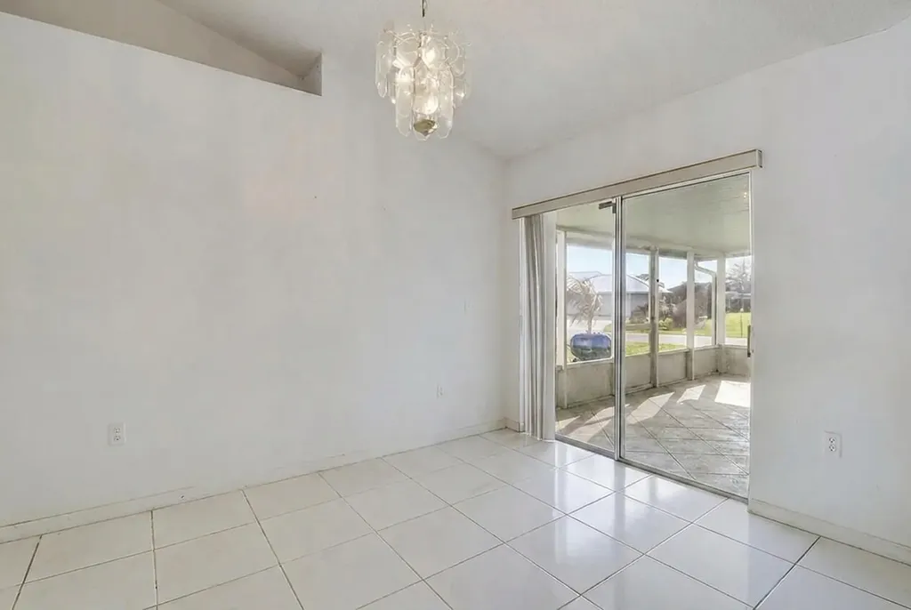 702 SE Lighthouse Avenue SE Port St Lucie FL 34983