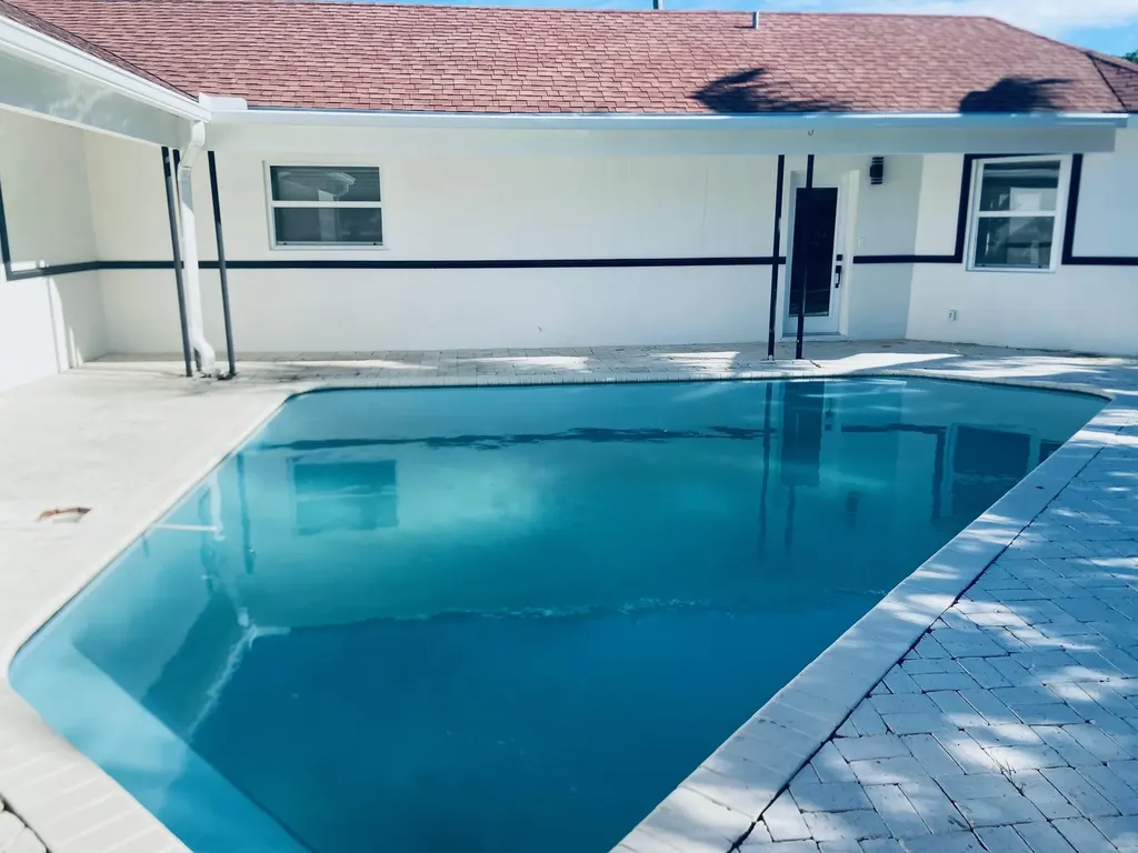615 NE 2nd Avenue Delray Beach FL 33444