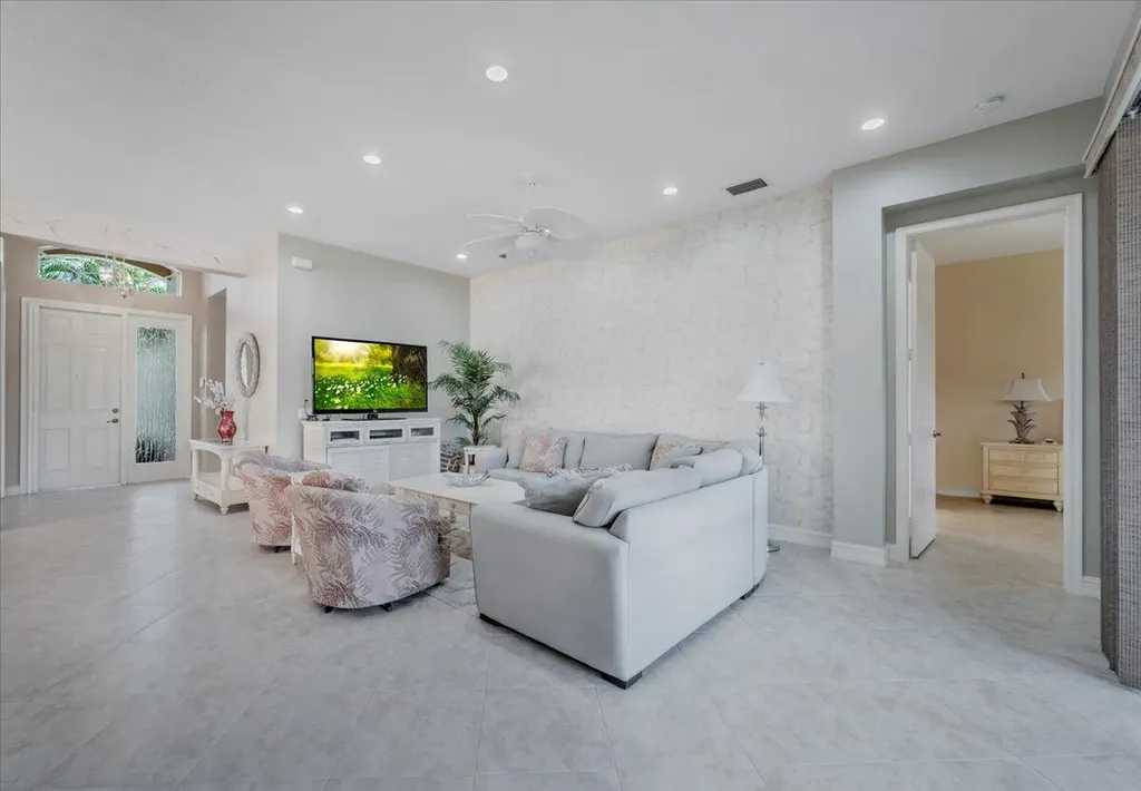 10599 Silverton Lane Boynton Beach FL 33437