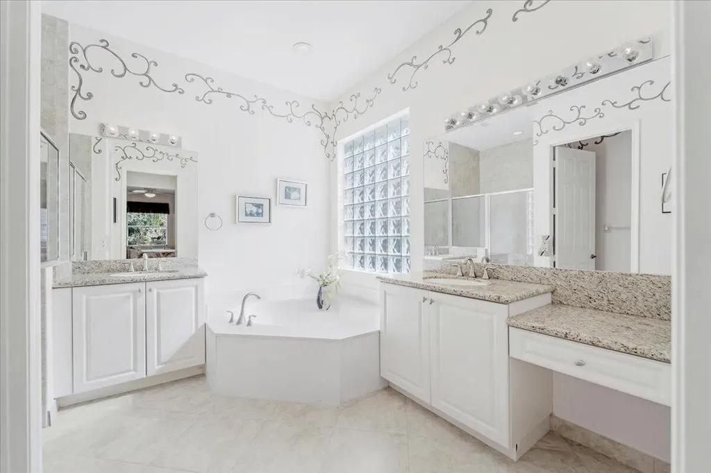 10599 Silverton Lane Boynton Beach FL 33437