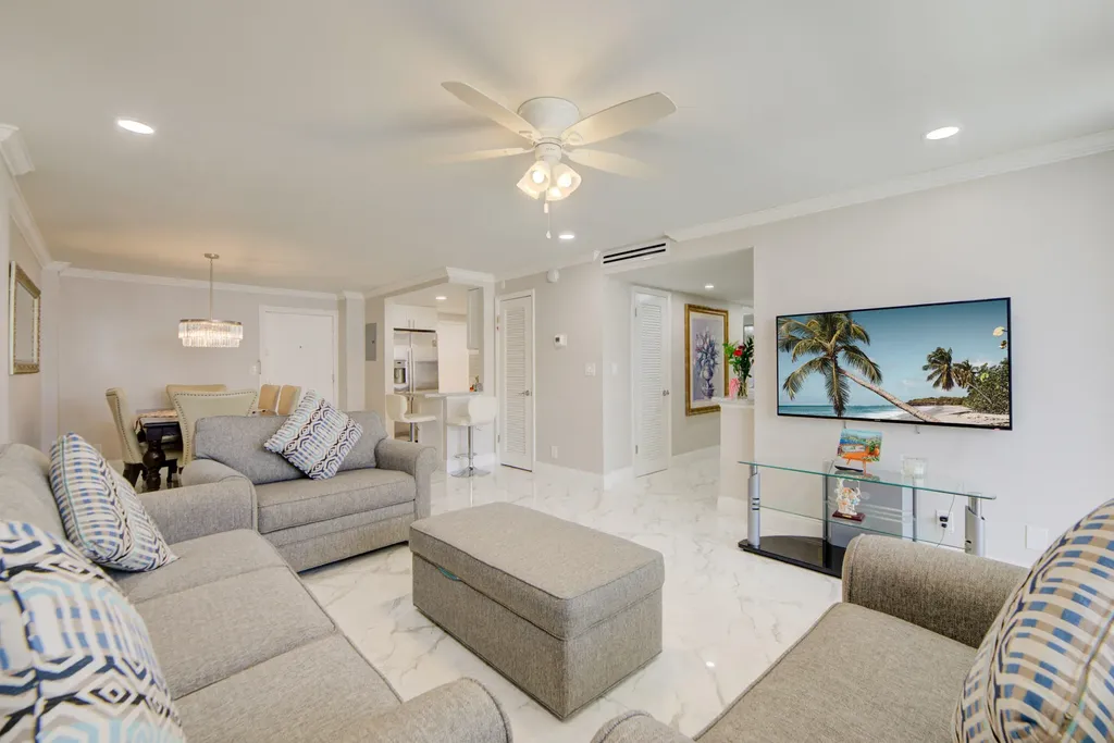 305 N Pompano Beach Boulevard Pompano Beach FL 33062