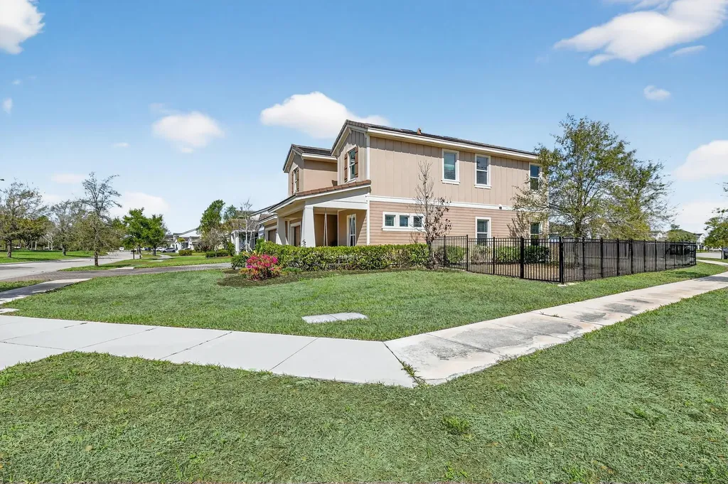 19535 Split Rail Run Loxahatchee FL 33470