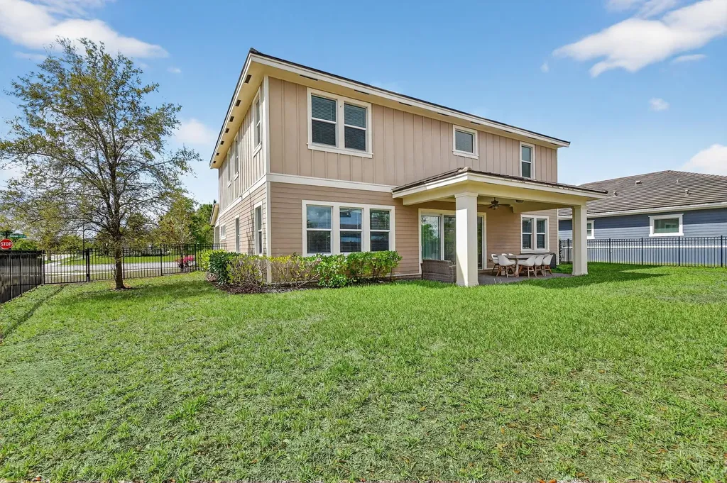 19535 Split Rail Run Loxahatchee FL 33470