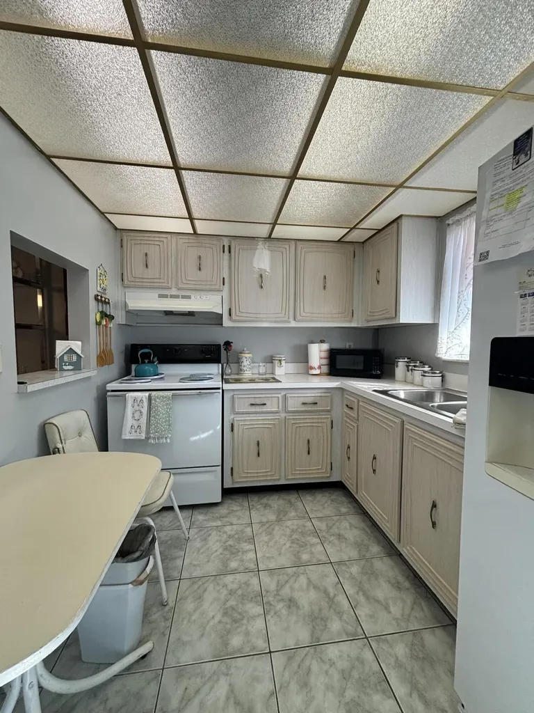 725 Lori Drive Palm Springs FL 33461