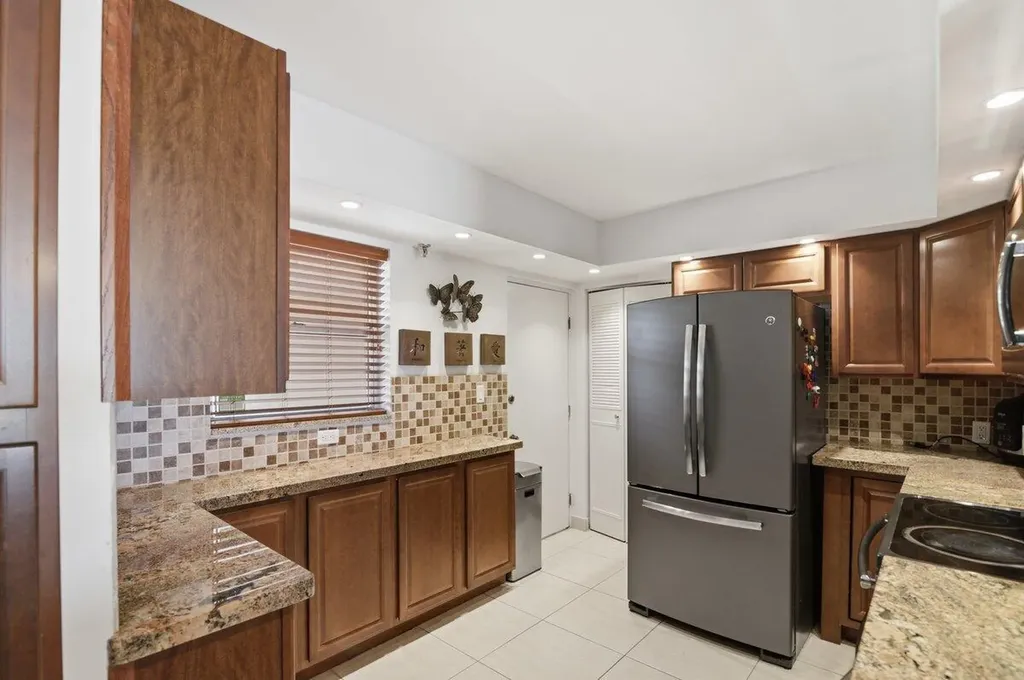 5340 NW 2nd Avenue Boca Raton FL 33487