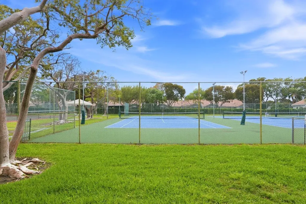 5340 NW 2nd Avenue Boca Raton FL 33487
